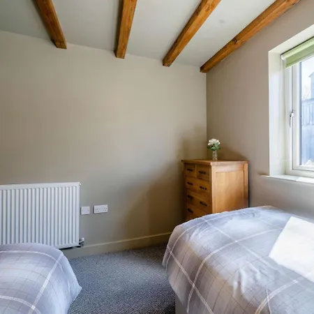 2 Bed In Lancaster Oc-82857 펜션