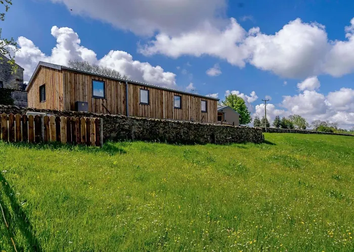 2 Bed In Lancaster Oc-82857 Ferienhaus