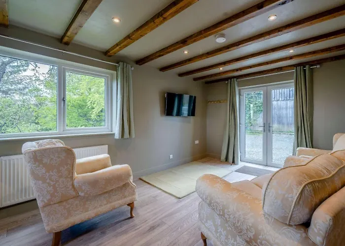 2 Bed In Lancaster Oc-82857 Ferienhaus *